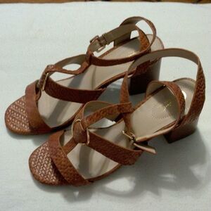 C Comfort Est. 1946 NWOB 3.5" chunky heel sandal size 11M